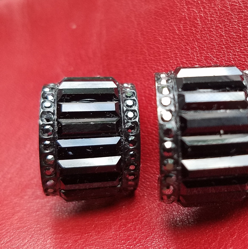 St John Vintage Rhinestone Clip-On Earrings 58$